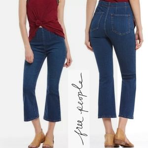 Free people high wasit pleated flare crop jeans size 29.